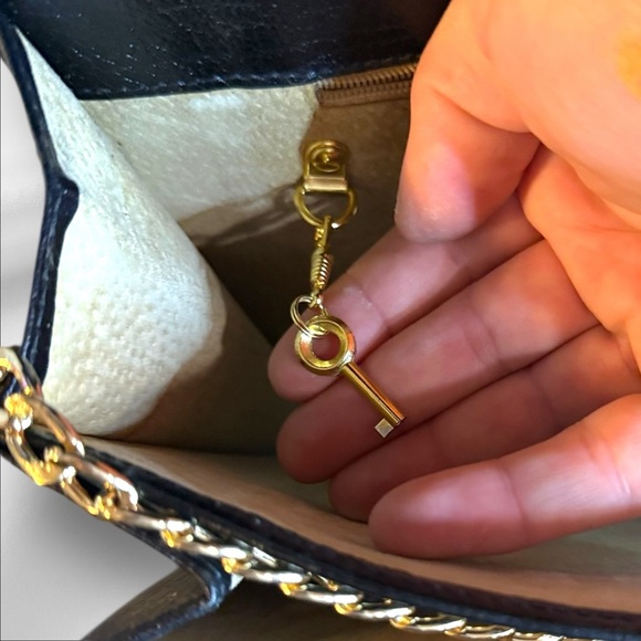 BALLY Vintage Leather Envelope Laptop Bag| Gold Chain Strap & Lock - Picture 9 of 14